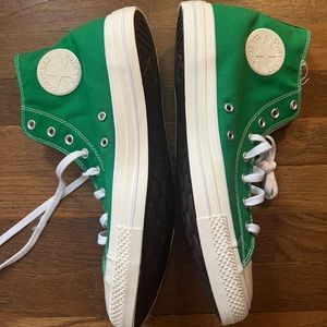Brand new & never worn Men’s Size 13 Custom Conversel“K” on the left side